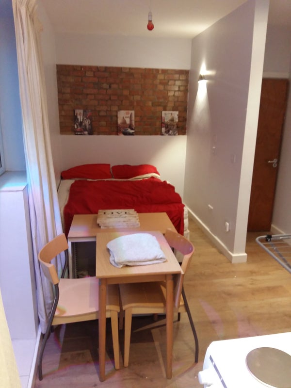 1 bedroom flat universal credit accepted