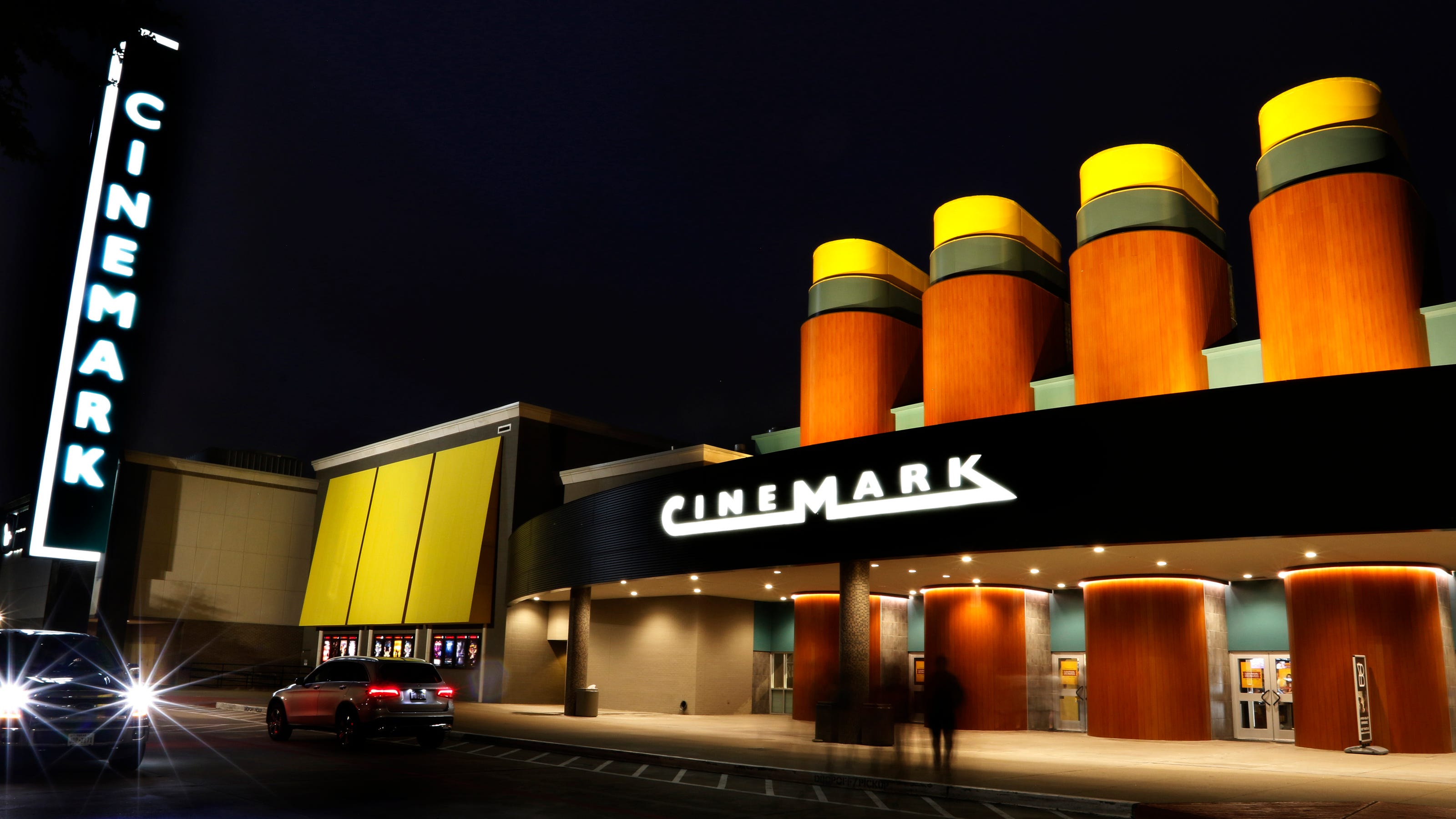 is cinemark regal entertainment