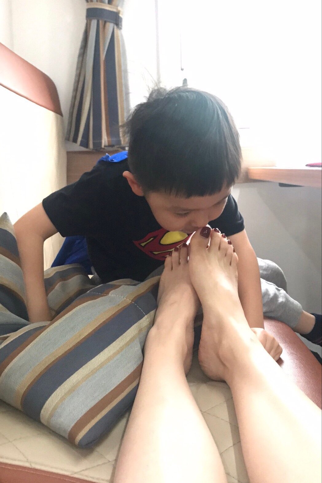 mother foot worship