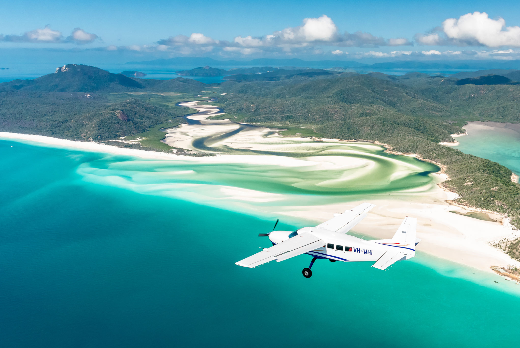 hamilton island flights today