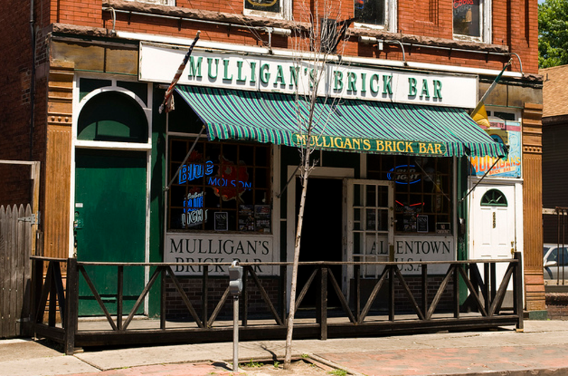 mulligans brick bar buffalo