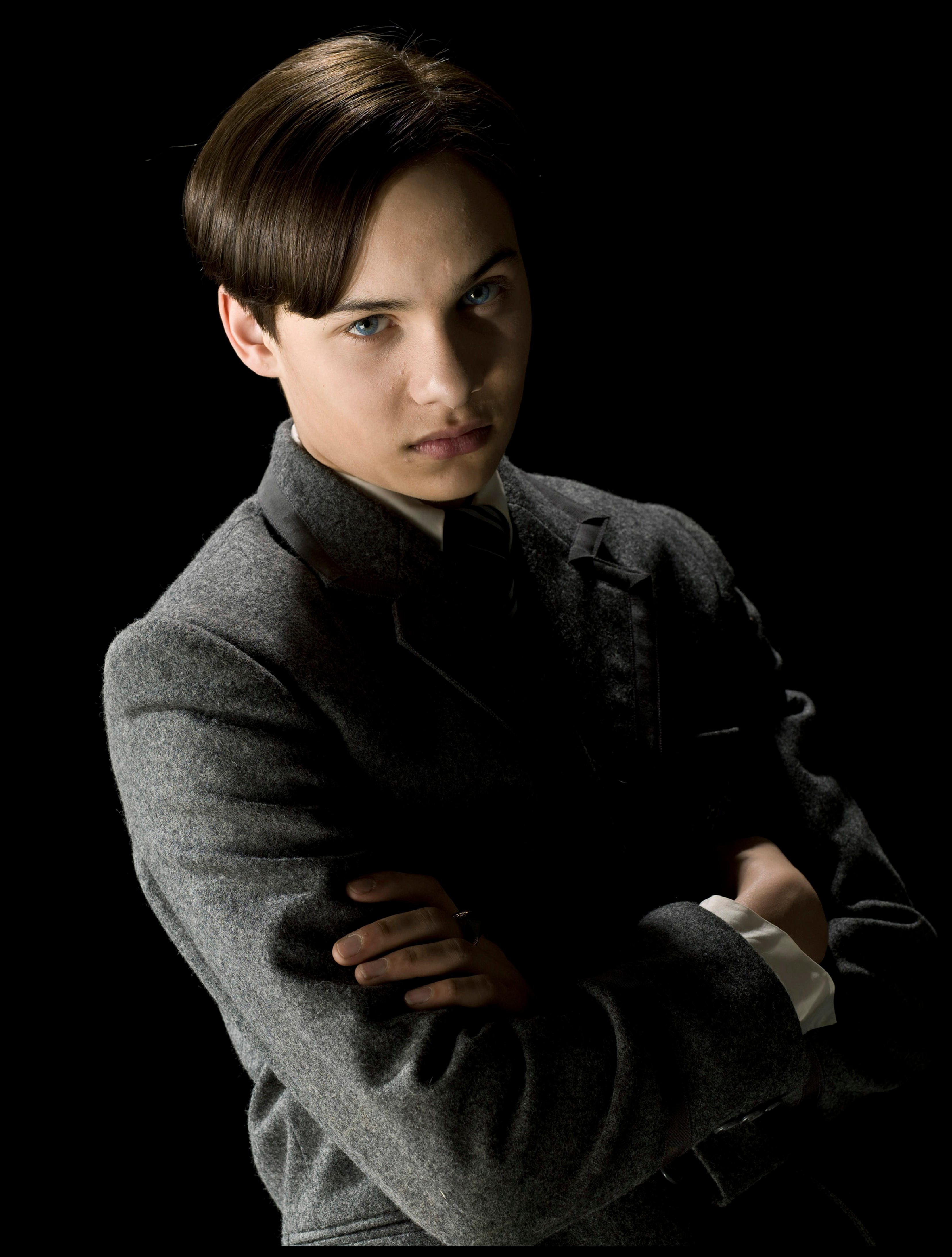 tom riddle frank dillane