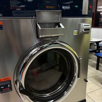 laundromat in la quinta ca