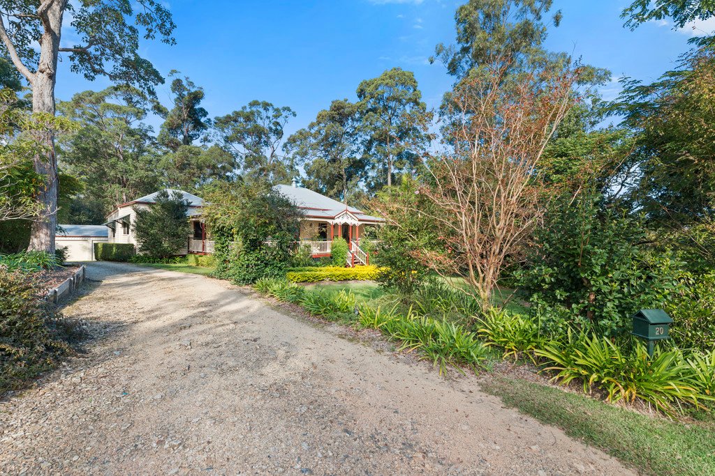 17 topaz drive emerald beach