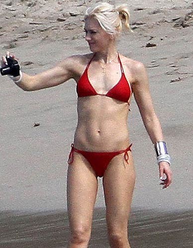 gwen stefani in bikini