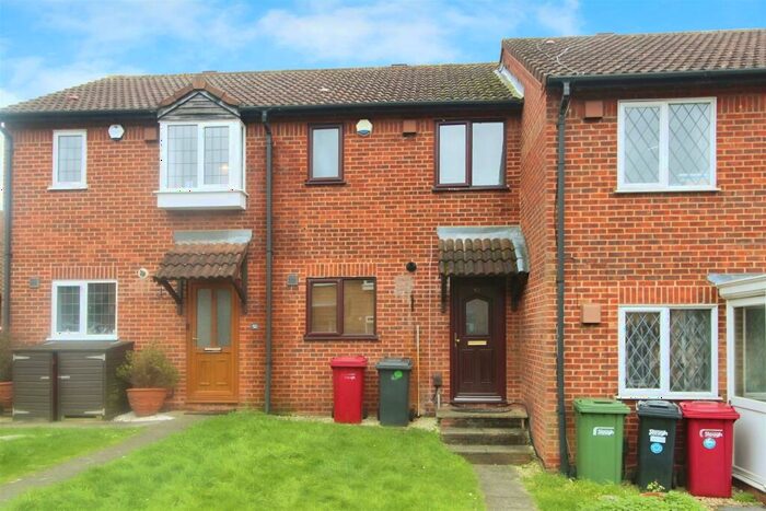 2 bed house to rent slough