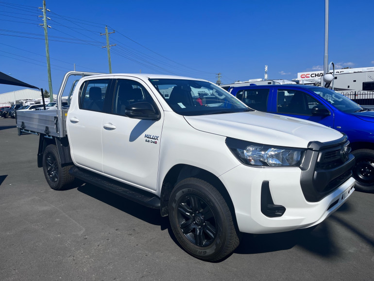 2023 hilux sr