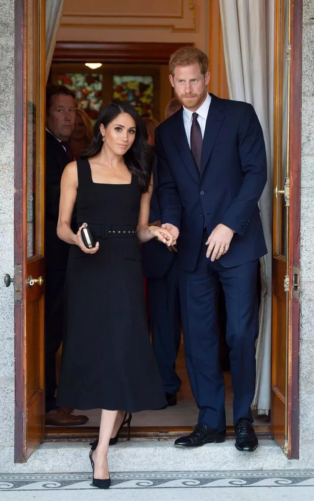 how tall is meghan markle in feet