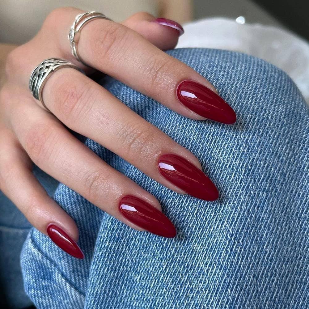 red nails almond