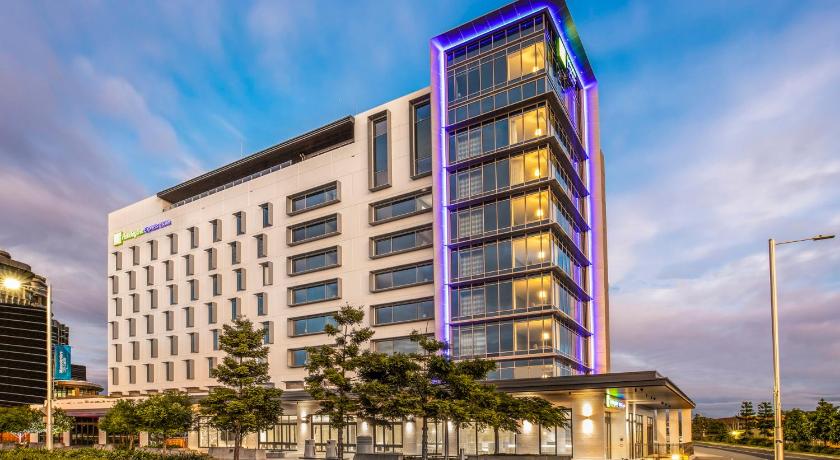 cheap hotels maroochydore