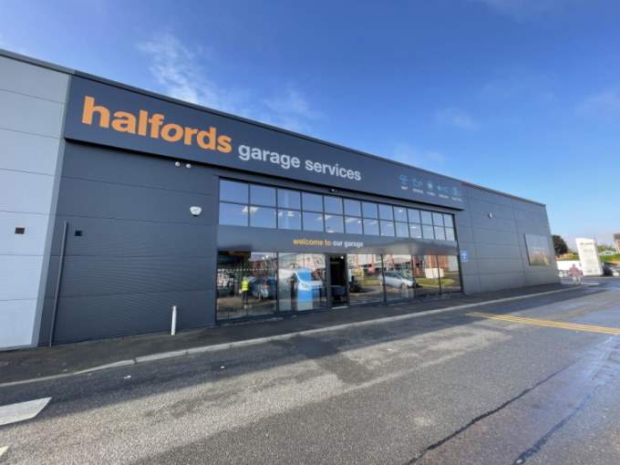 halfords autocentre