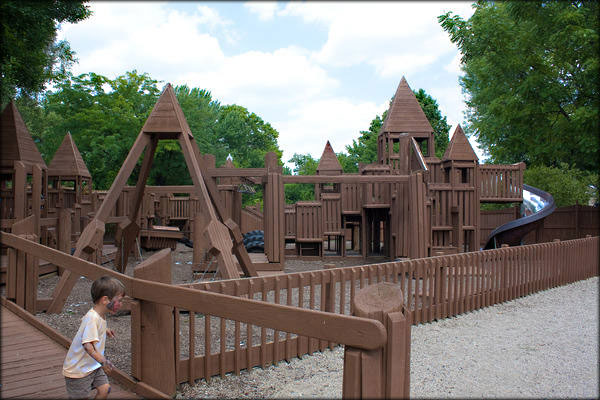 oaklandon play park