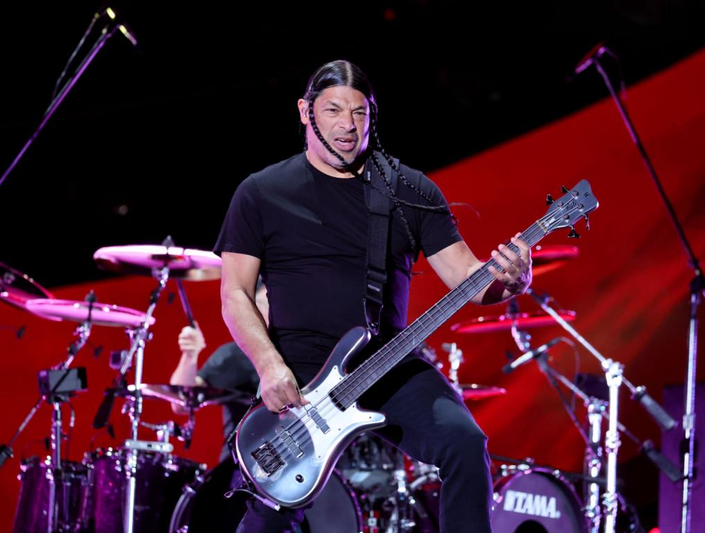 robert trujillo salary