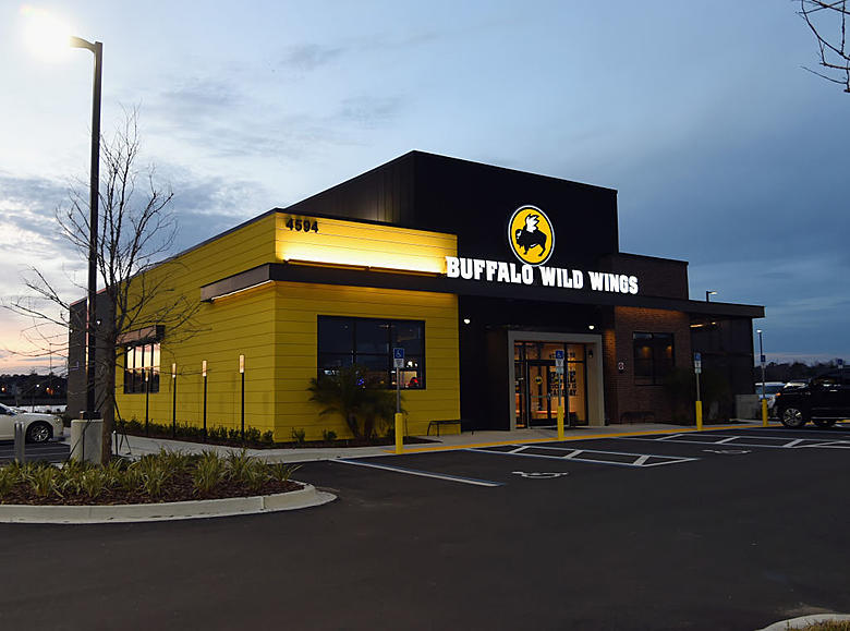 buffalo wild wings store