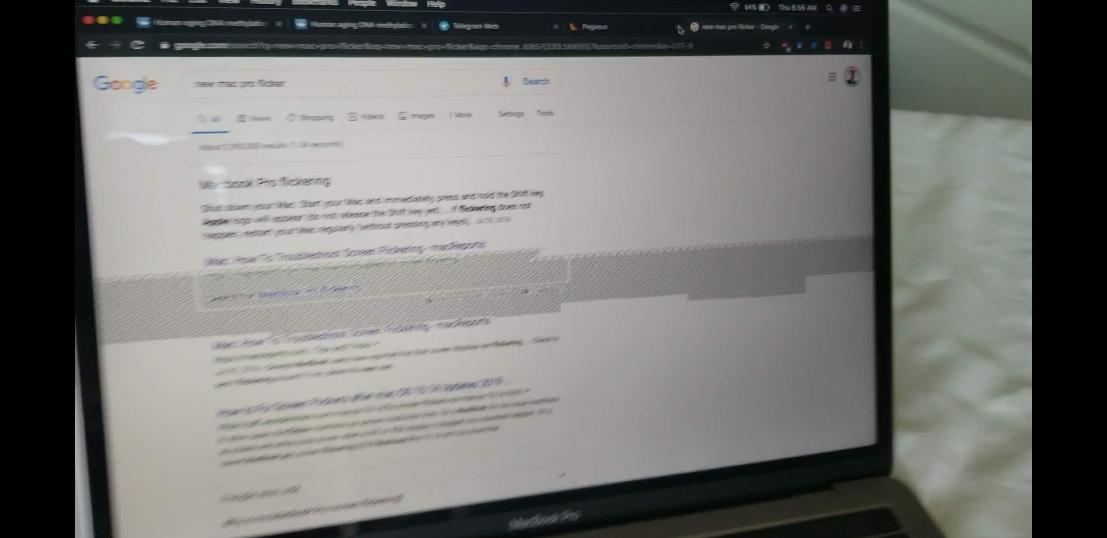 macbook pro screen shaking