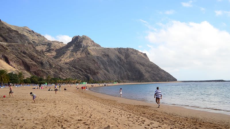 warmest canary island in december