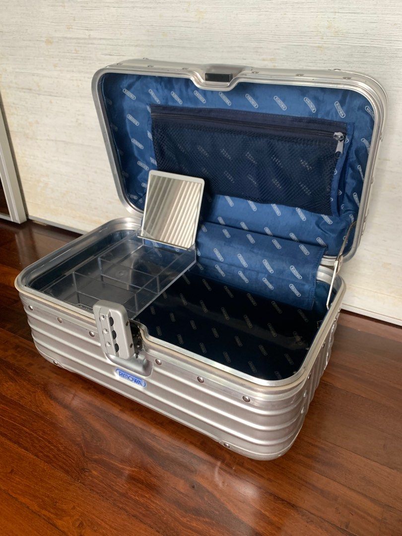 rimowa makeup case