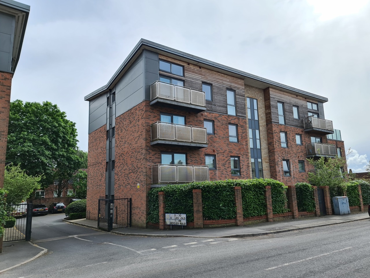 flats to let in eccles