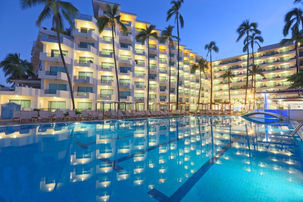 crown paradise golden puerto vallarta reviews