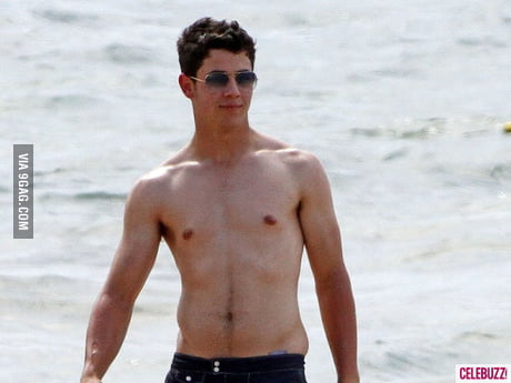 nick jonas nipples