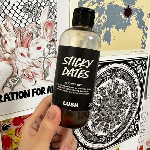 lush sticky dates body wash