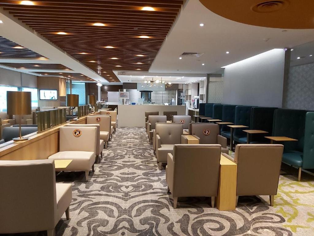 ambassador lounge singapore