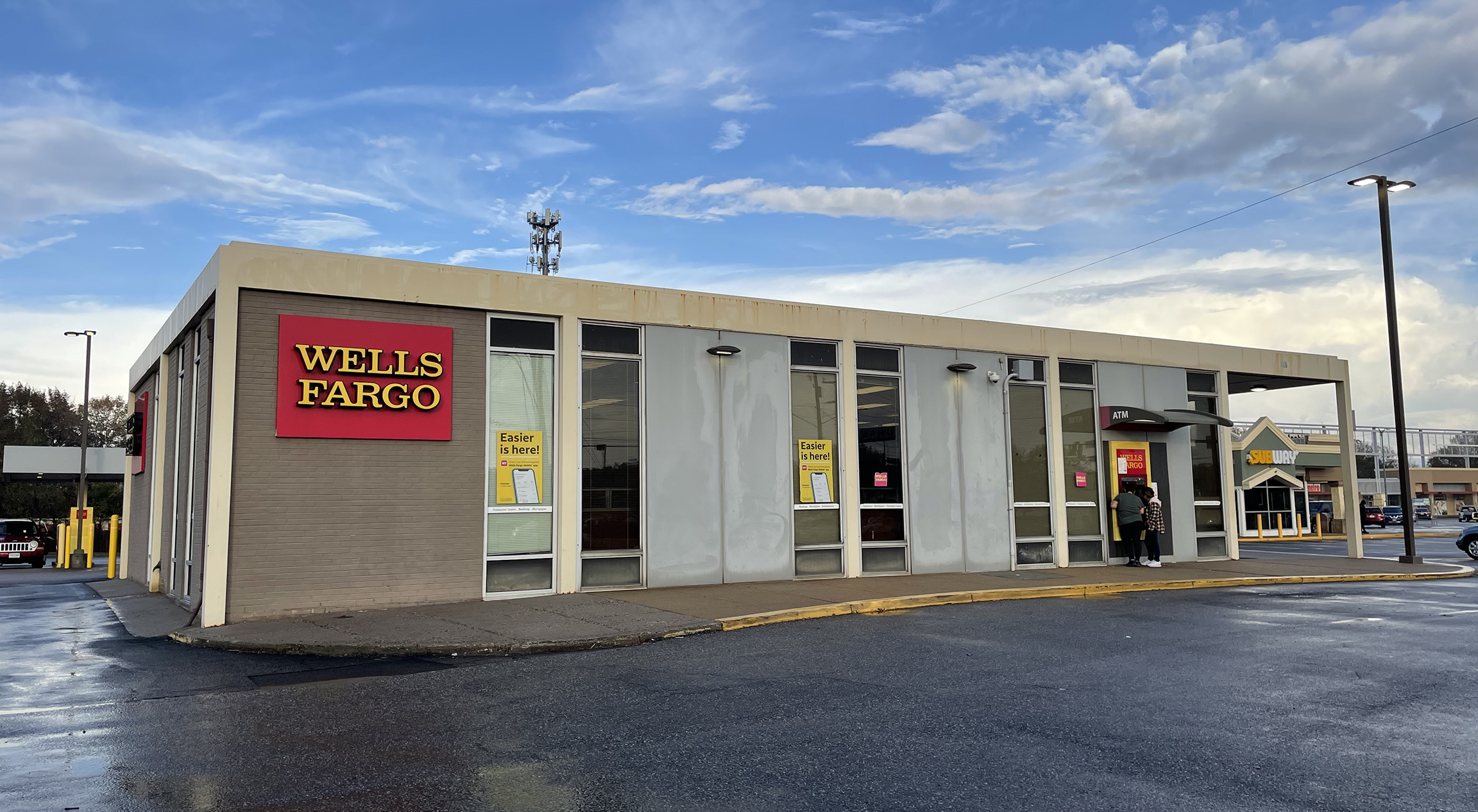 wells fargo bank main branch