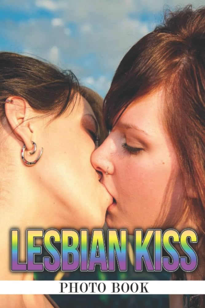 lesbianskissing