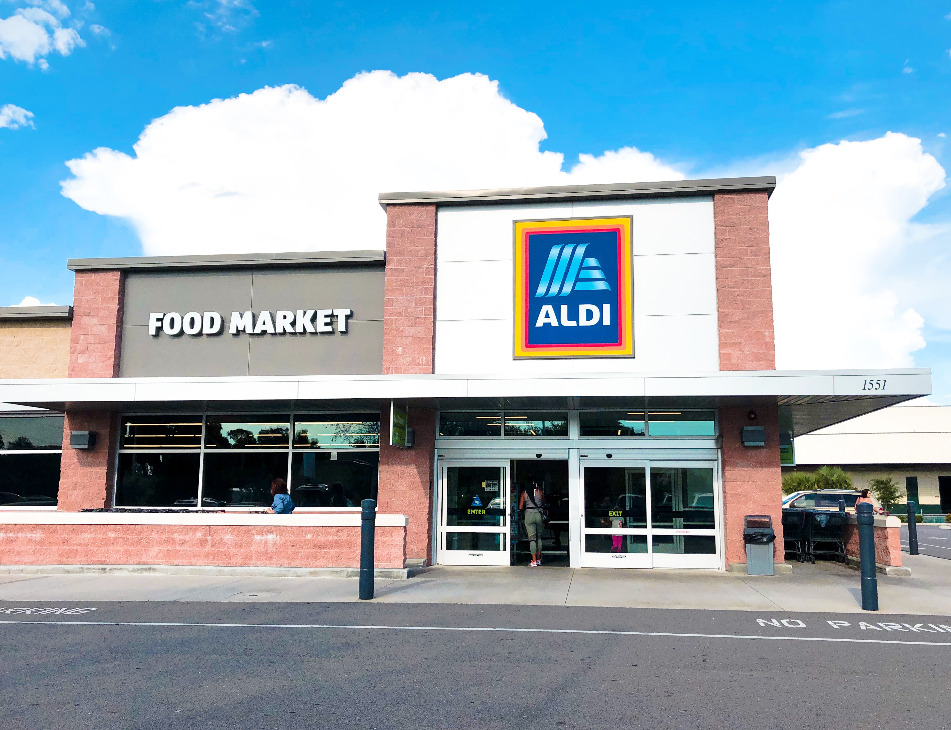 what time aldi closed today