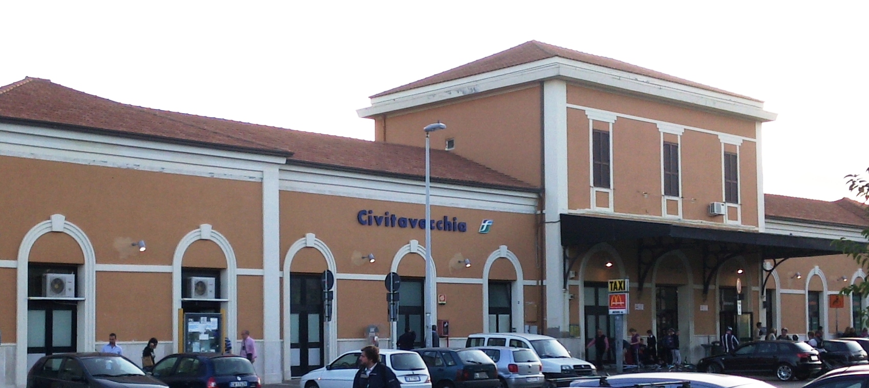 civitavecchia train station