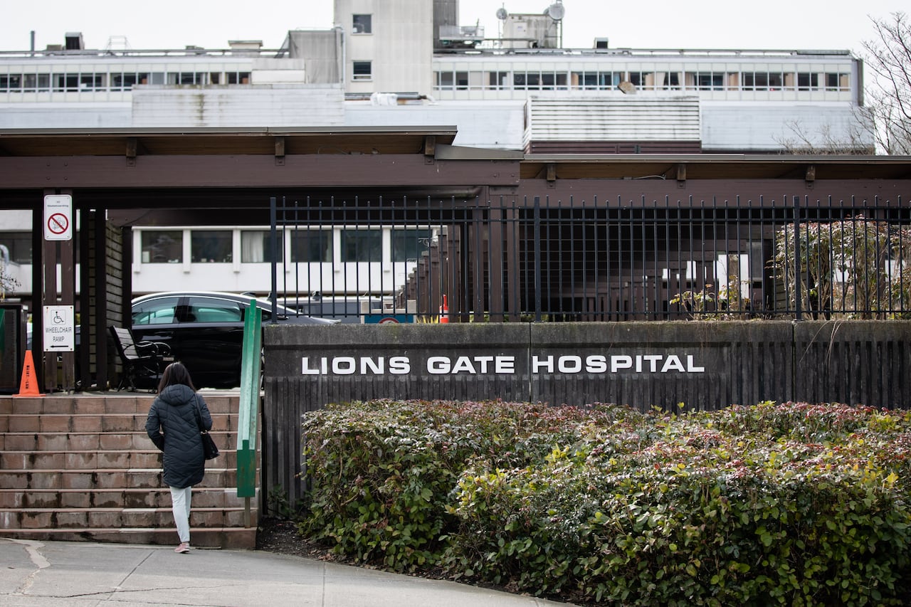 lions gate hospital visiting hours