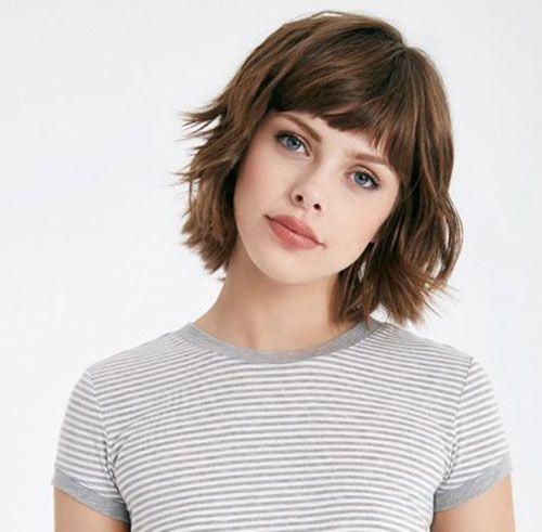 short layered hairstyles with bangs