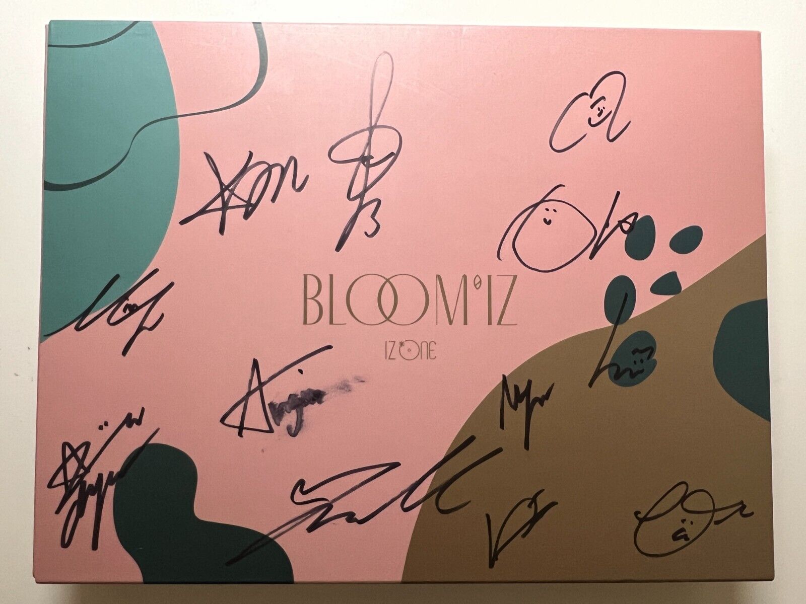 izone signature