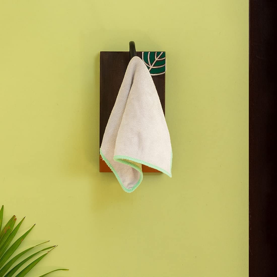 hand towel stand