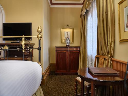 craigs royal hotel reviews