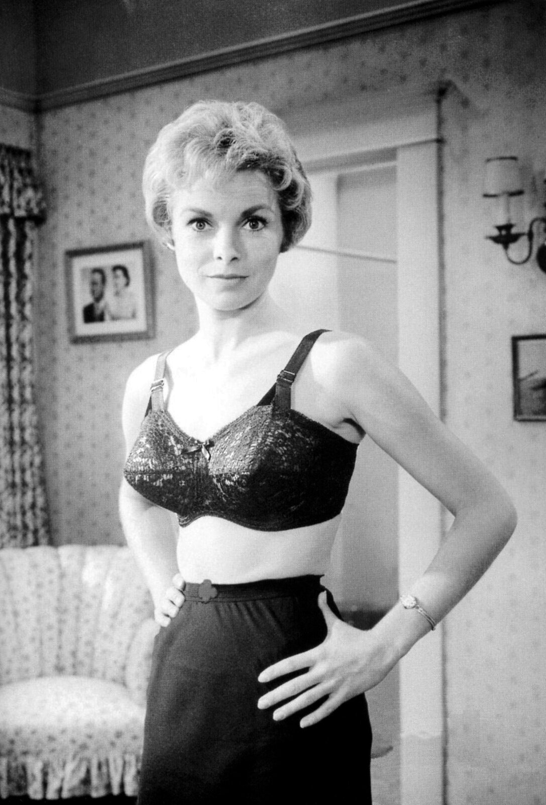 janet leigh bra size