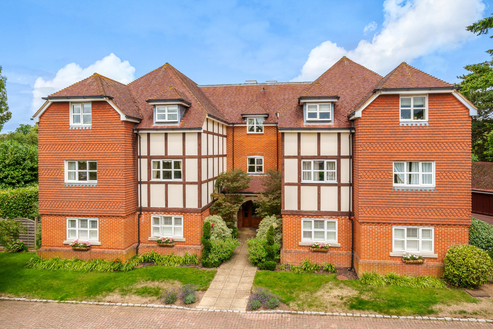 flats for sale in walton on thames