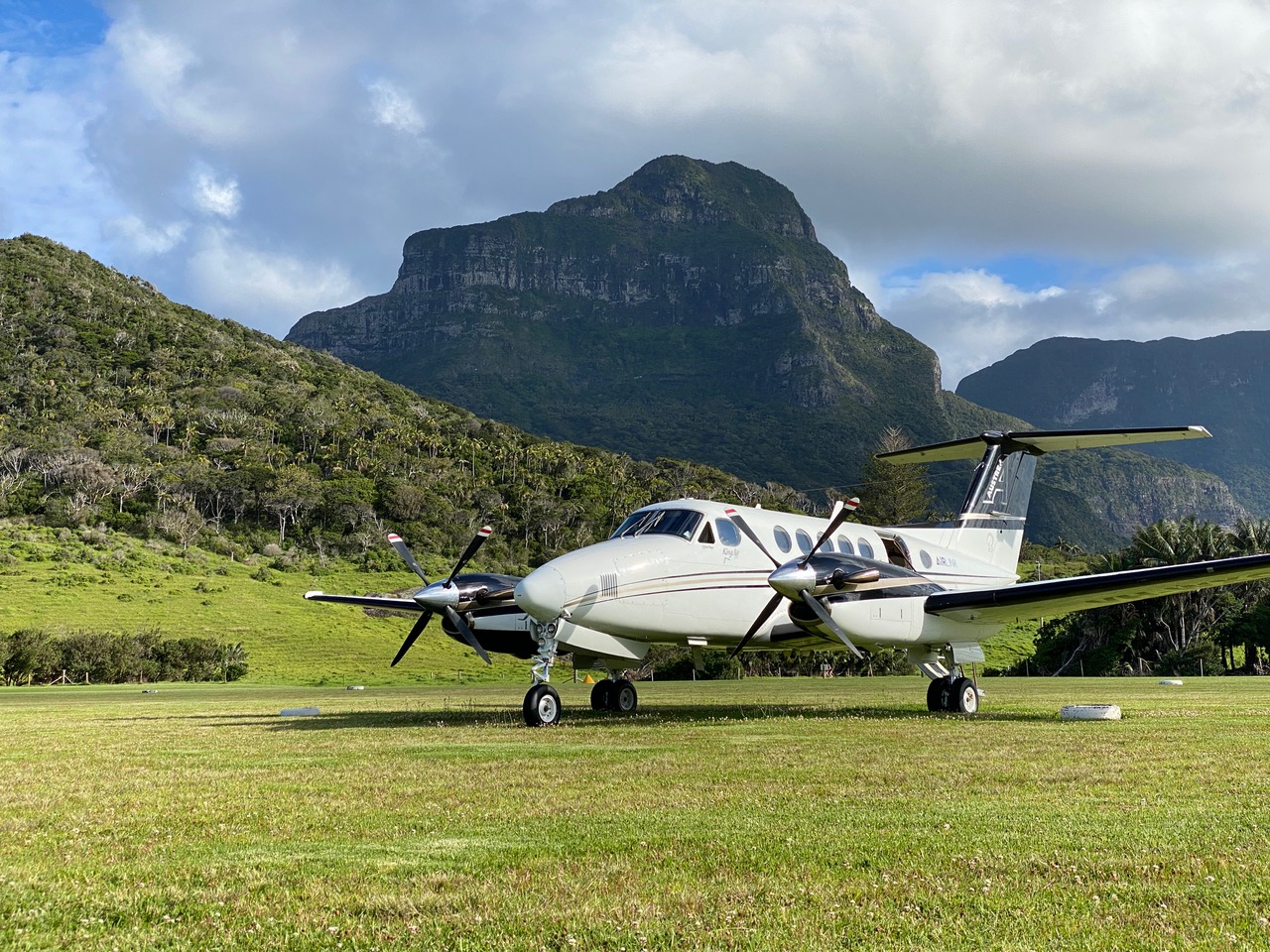 flights to lord howe island