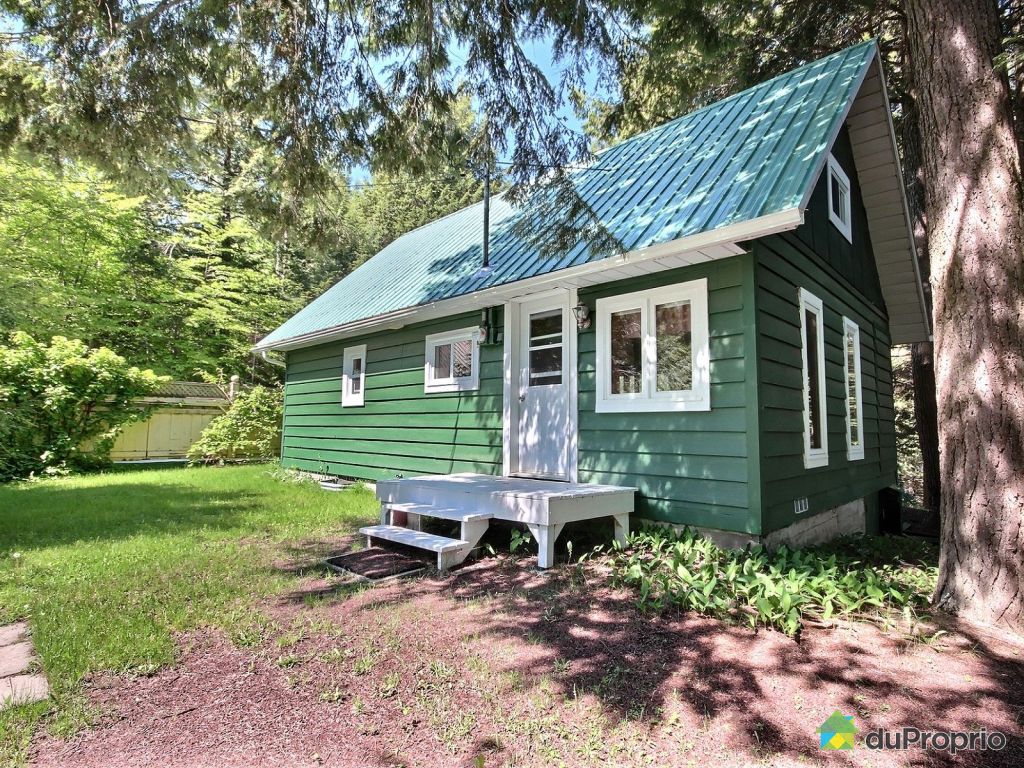 très petit chalet à vendre en estrie