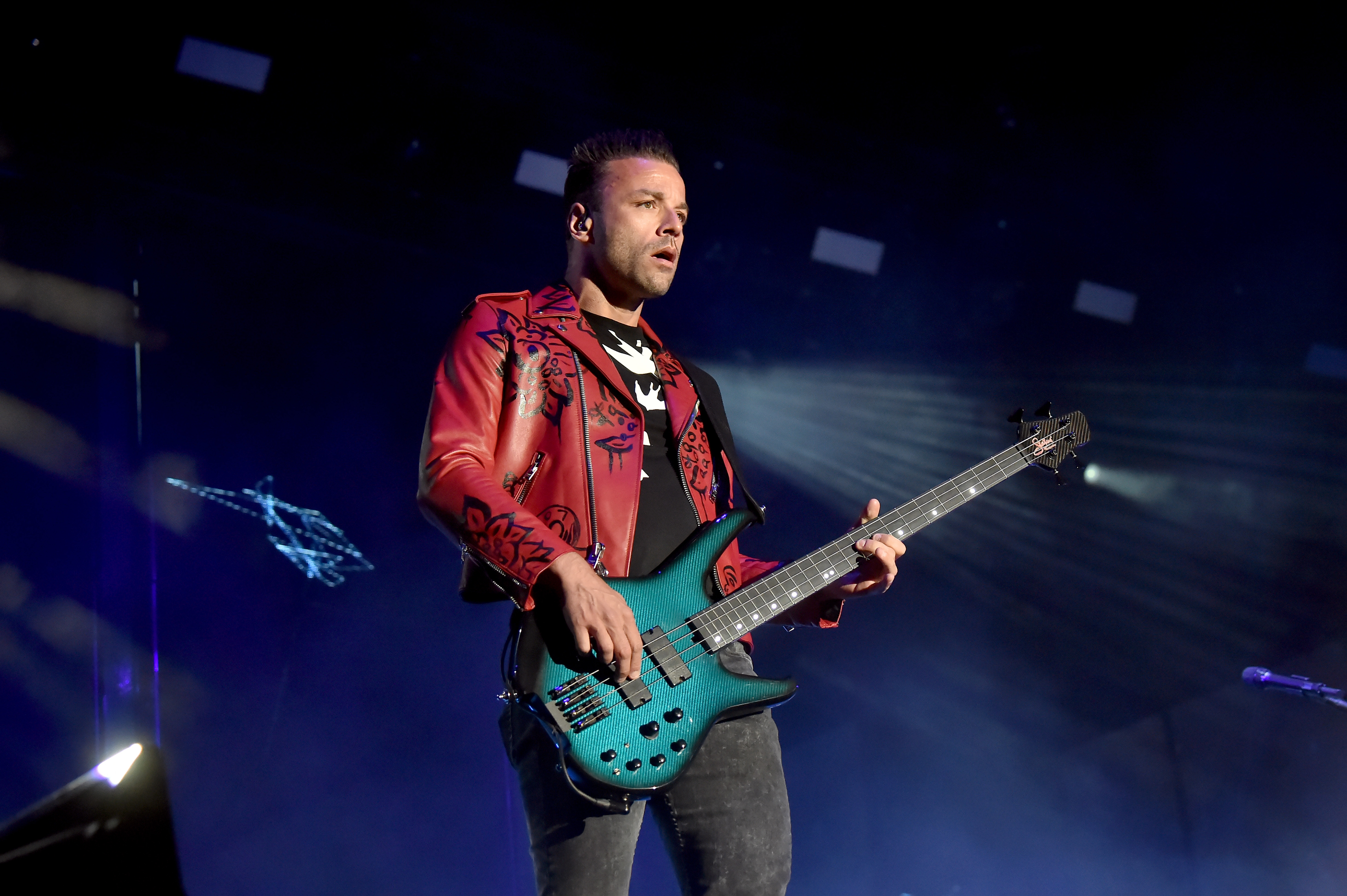 chris wolstenholme bass