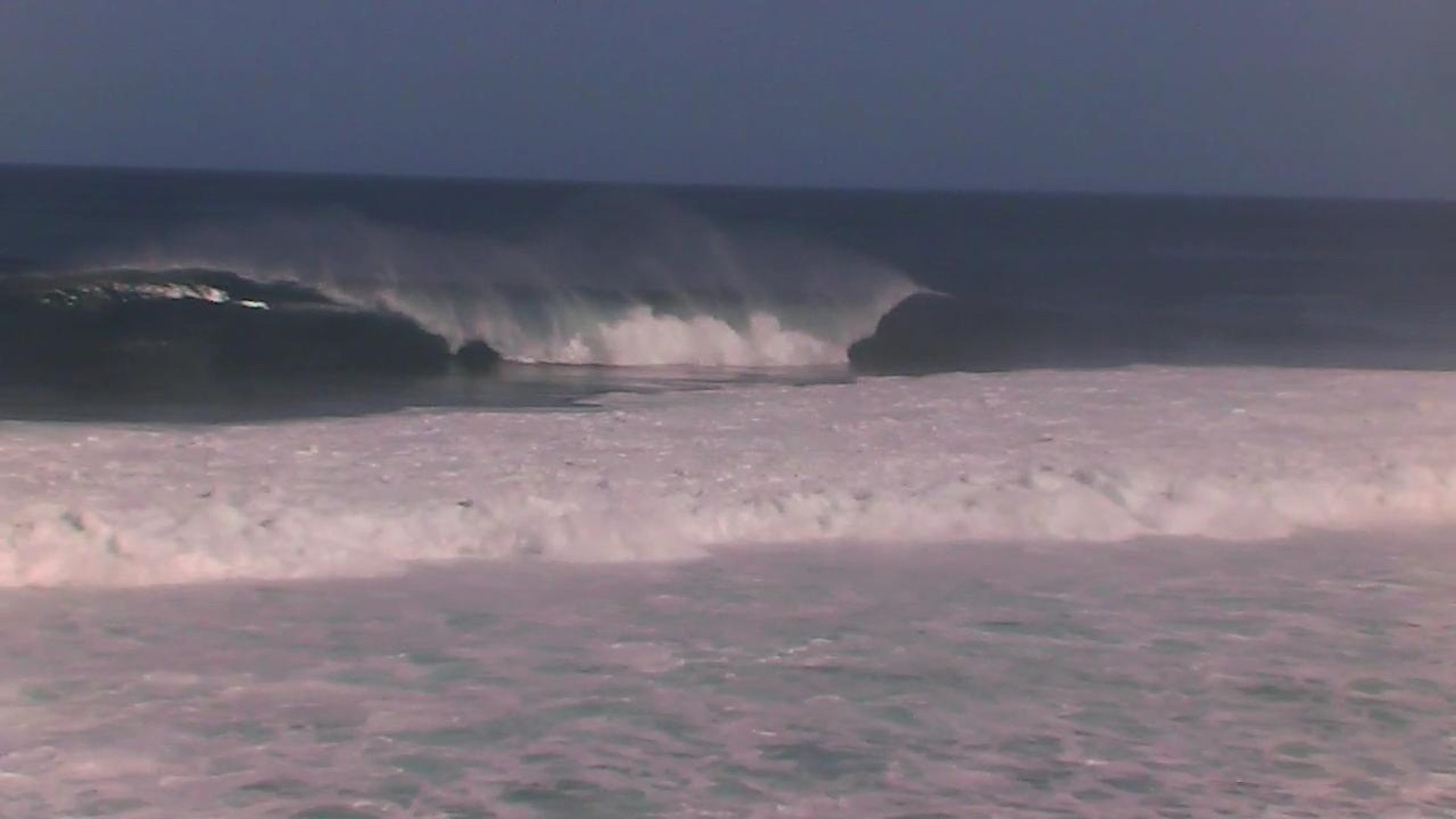 live pipeline surf cam