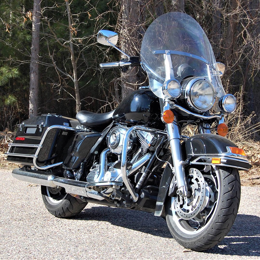 moto harley davidson road king police