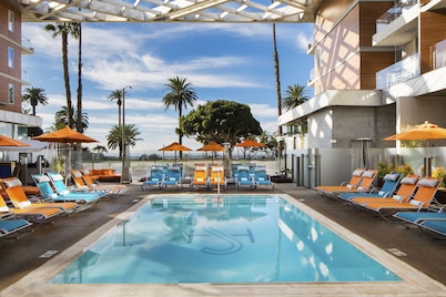 santa monica hotel deals