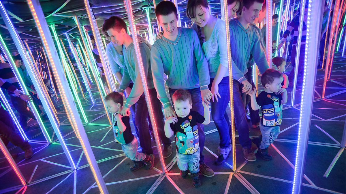 mirror maze berlin