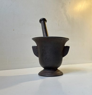 cast iron mortar and pestle vintage