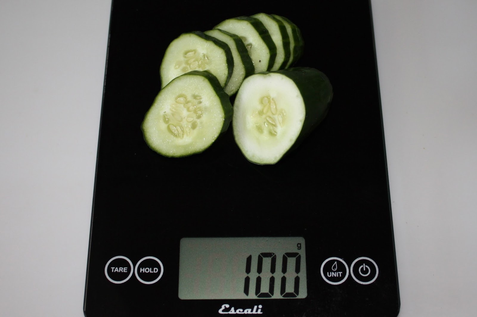 cucumber calories 100g