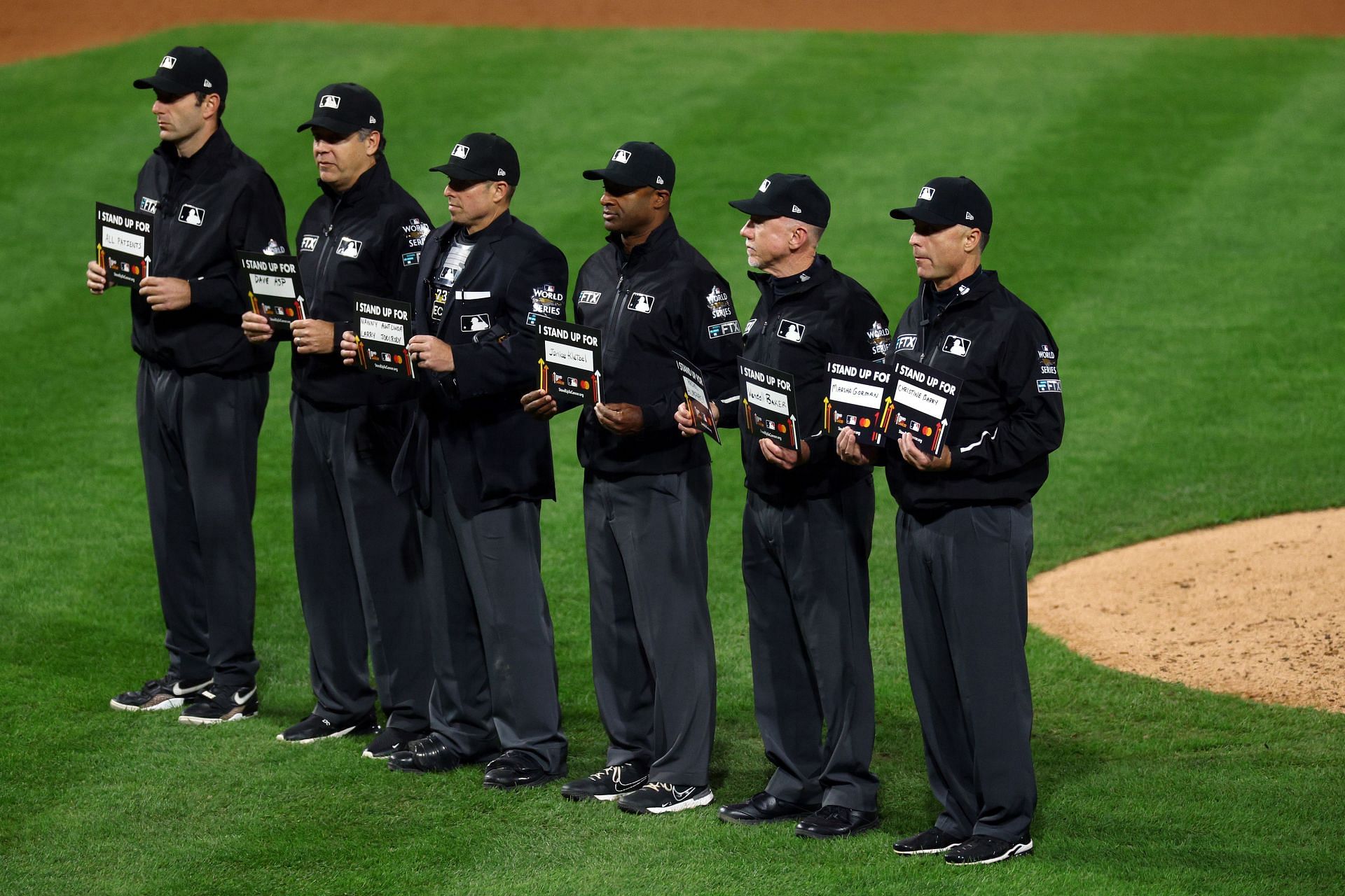 mlb umpire salary