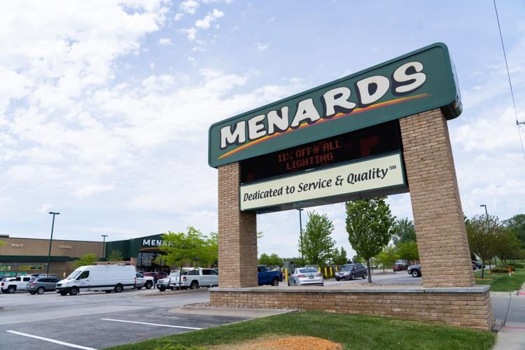 menards hours davenport