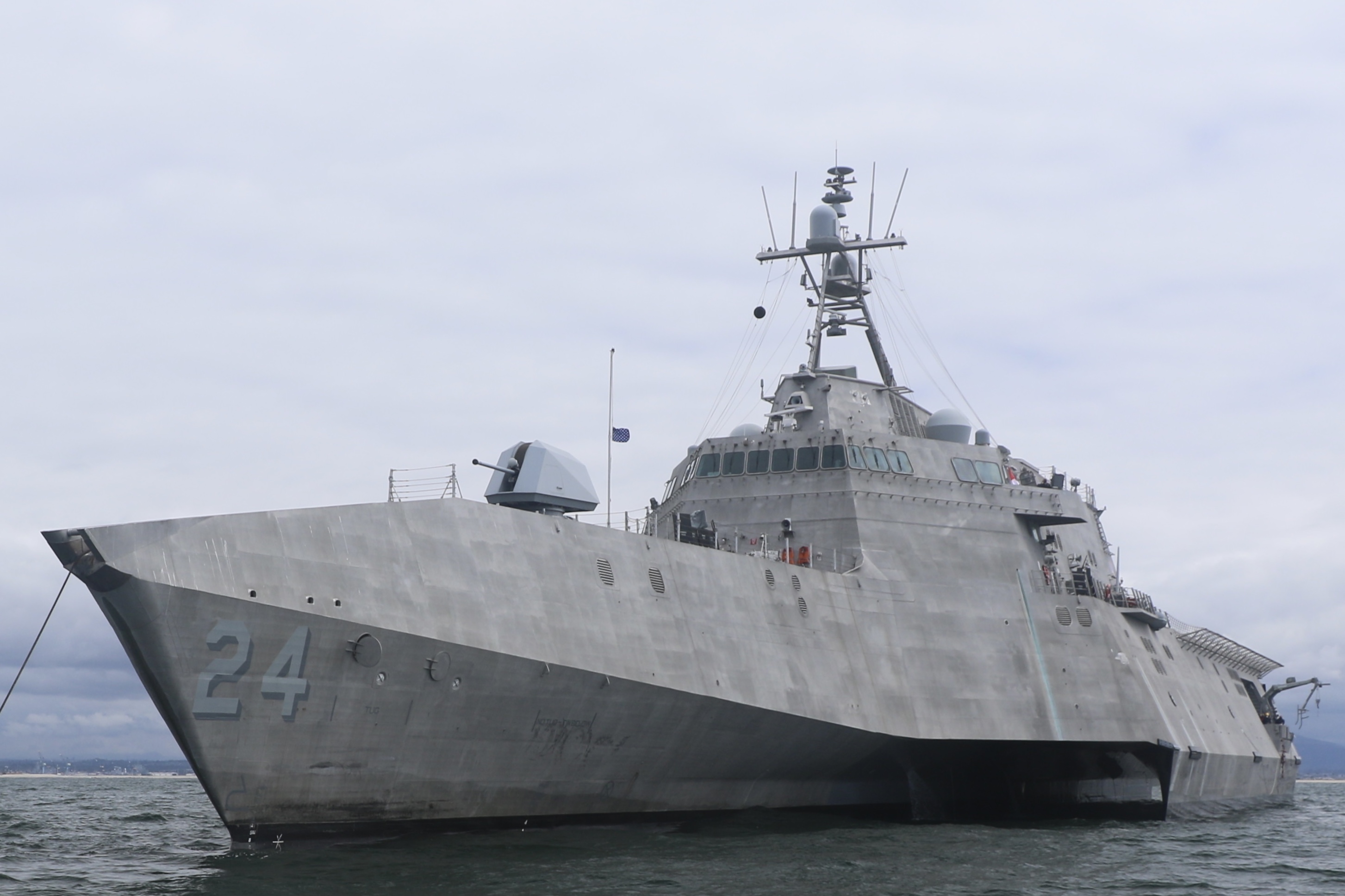 uss oakland lcs 24