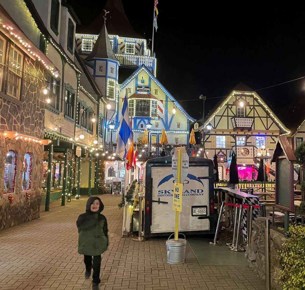 helen ga christmas parade 2022